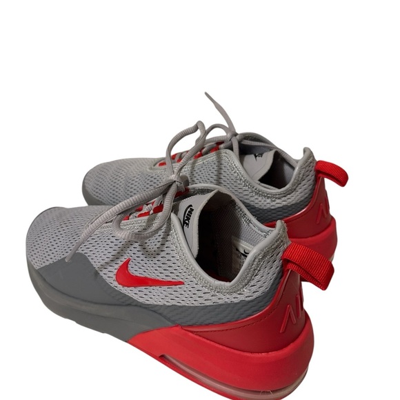 Nike Air Max Motion 2 Mens Red Grey Running Shoes in good conditions - Picture 5 of 12